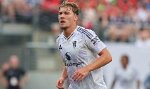 记者谈霍伊伦：在对手球门前不够冷静、不善对抗&amp;和队友缺乏默契