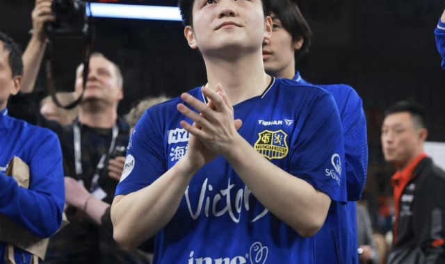 LOL Worlds 积分榜-驻法兰克福总领事现场观战樊振东！亲切握手合影 国家没忘记英雄