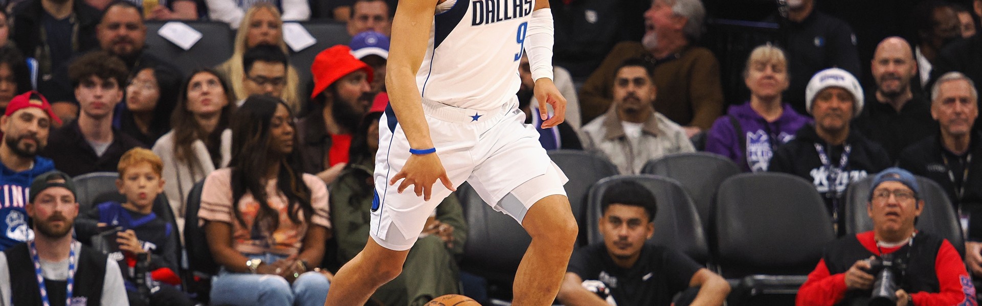 电竞战绩-小内姆哈德单场23次助攻排历史新秀第4 麦克米兰25次排第一