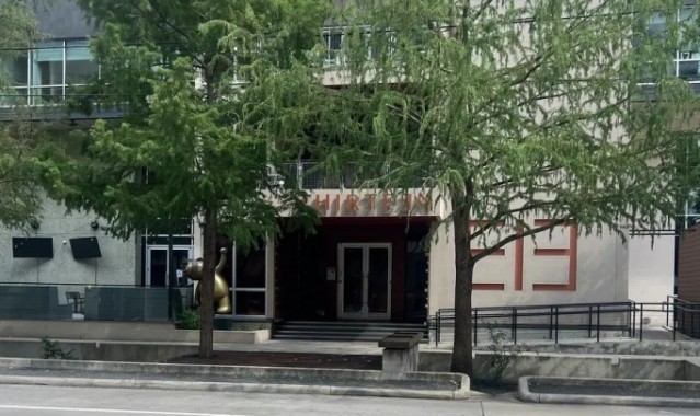 英雄联盟积分排名-美媒报道哈登休斯敦餐厅因拖欠租金220万美元被迫停业