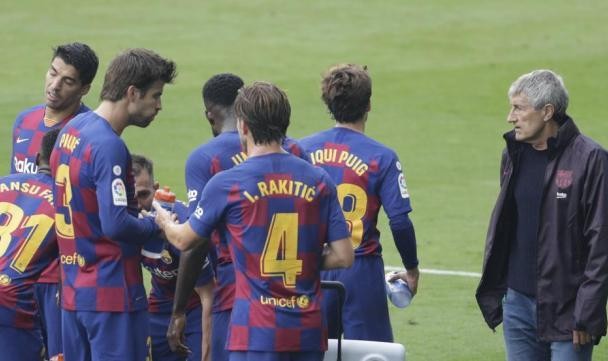 电竞战绩-梅西永远是焦点，停赛巴黎绯闻与前任教练交恶