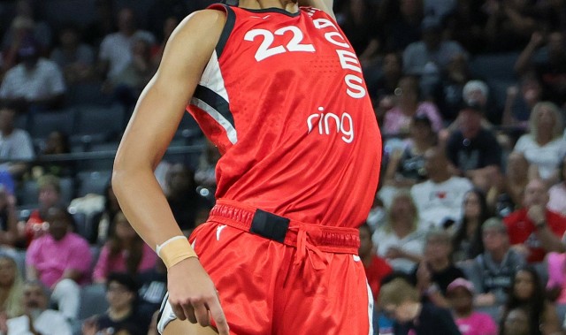 电竞战绩-阿贾-威尔逊36次30+得分创纪录，位列WNBA历史第二仅次于陶乐西