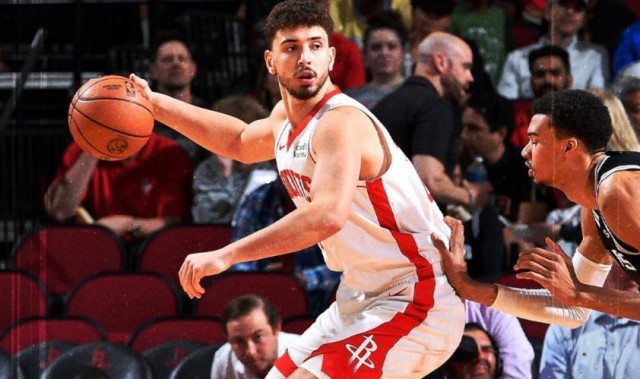 LOL Worlds 积分榜-好久不见！火箭队双控卫开始合练，31岁老将上阵，新人获单独指导