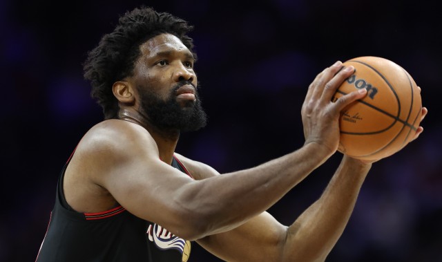 LOL Worlds 积分榜-关键时刻没顶住！恩比德19中13砍35分7板7助 末节仅5分遭遇逆转