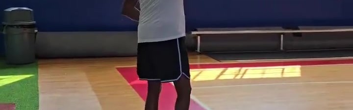 LOL Worlds 积分榜-开拓者官博更新克林根休赛期动态：携手敏捷后卫精进脚步技术